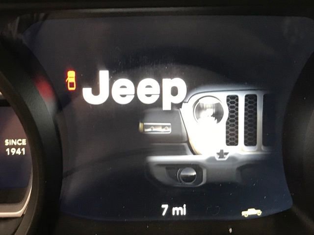 New 2025 Jeep Gladiator Willys image 13