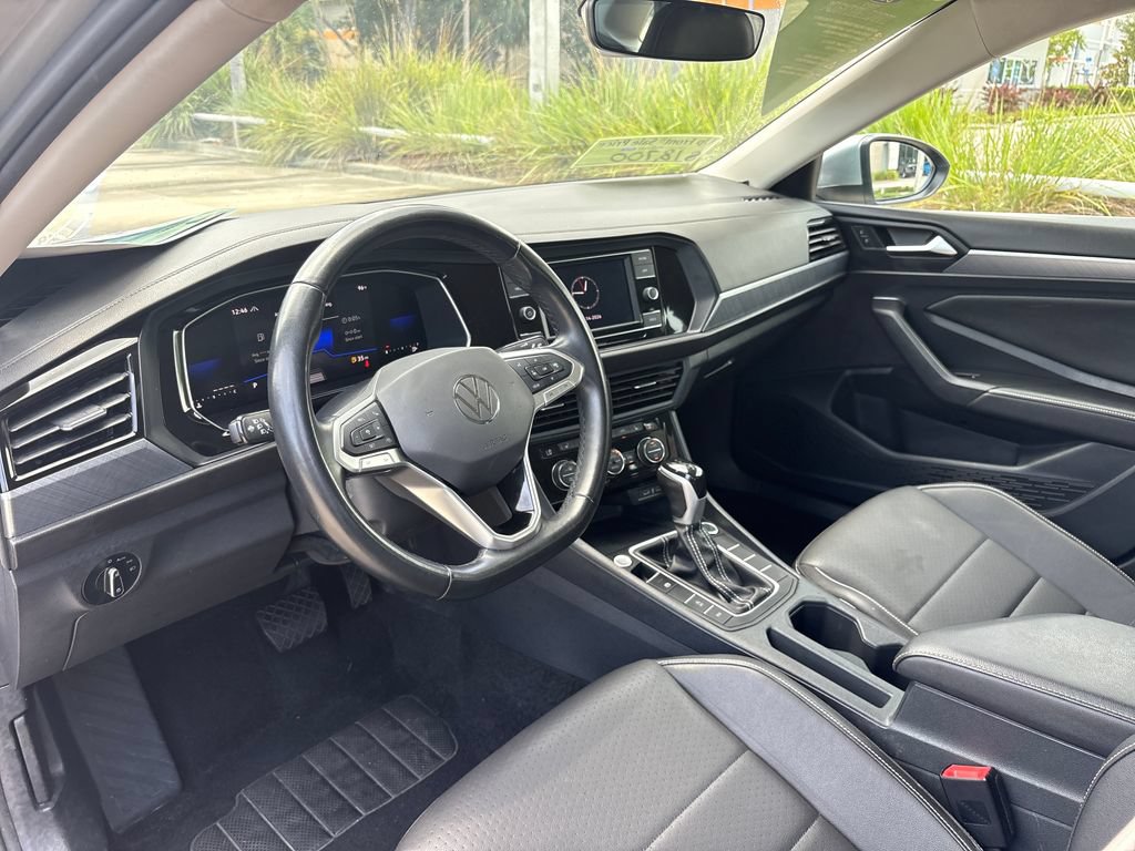 Used 2024 Volkswagen Jetta SE FWD image 6