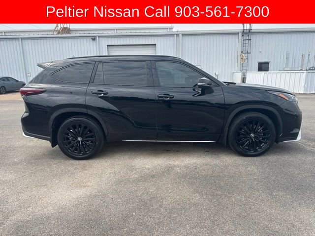 Used 2024 Toyota Highlander XSE FWD image 2