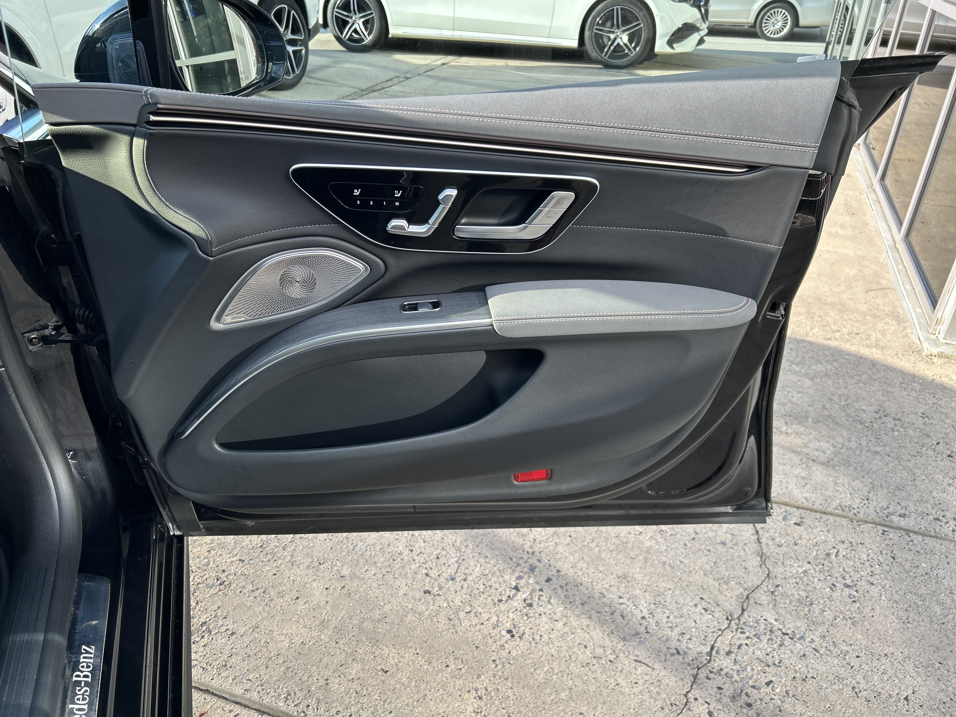 Certified 2023 Mercedes-Benz EQS 580 4MATIC Sedan image 47