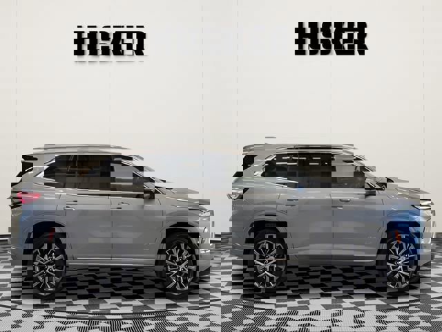 Used 2025 Buick Enclave Avenir w/ Super Cruise Package image 2