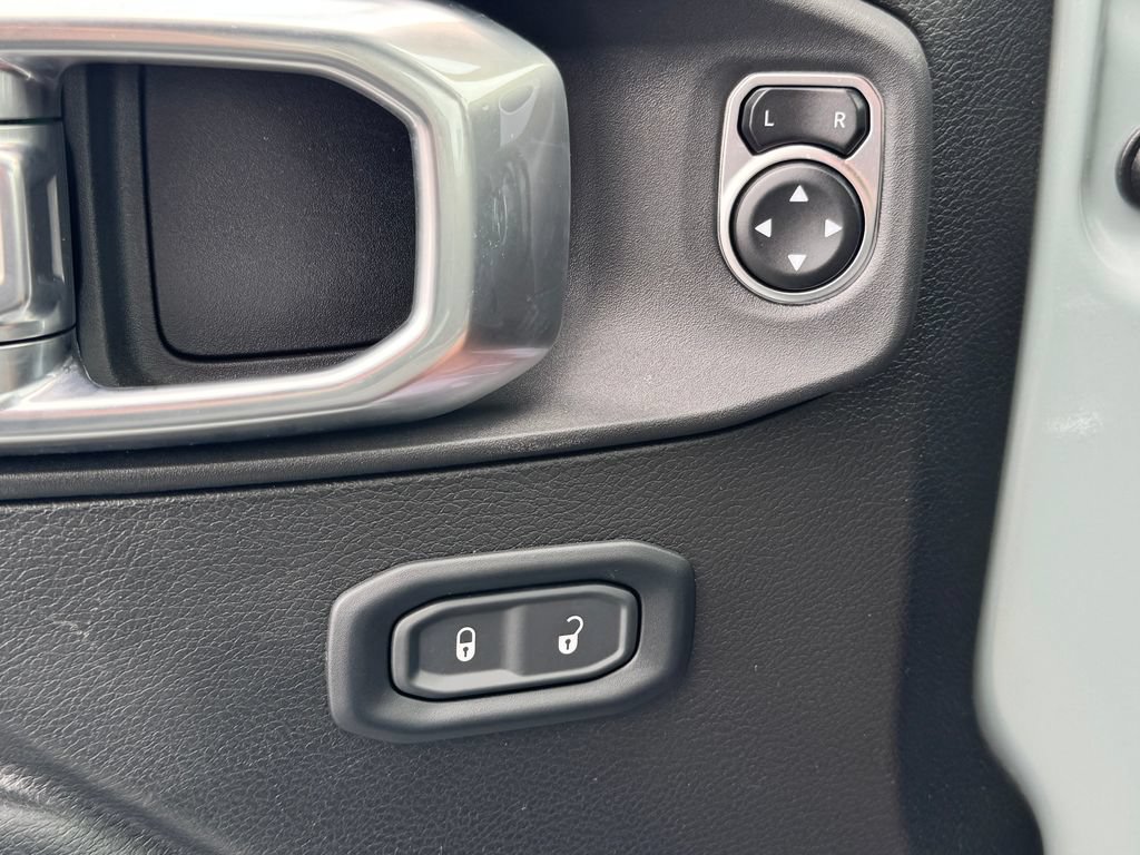 Used 2024 Jeep Wrangler Unlimited Sport AWD/4WD image 29