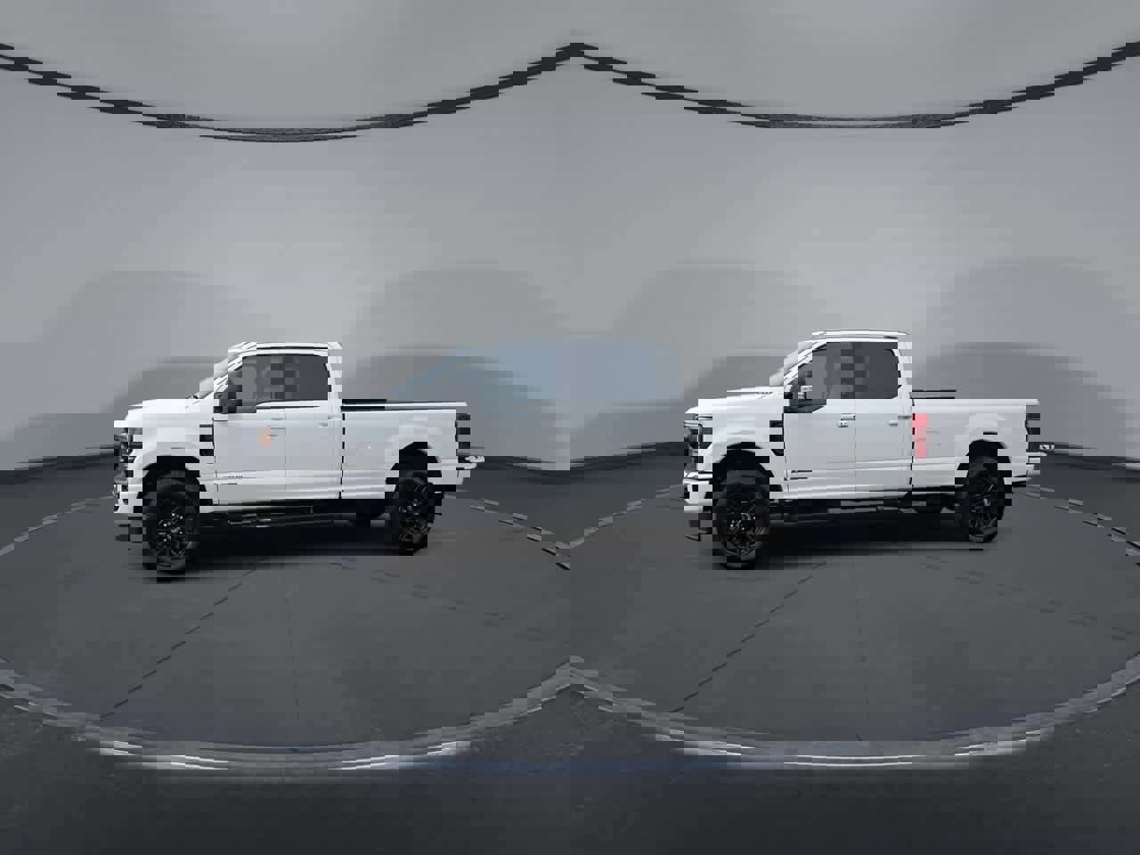 Used 2022 Ford F250 Lariat w/ Black Appearance Package image 4