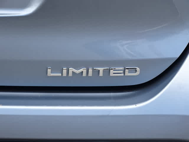 Used 2023 Toyota Highlander Limited FWD image 11