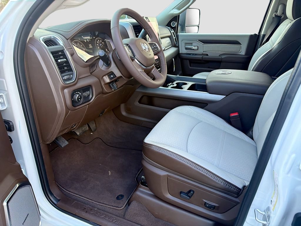 New 2026 RAM 3500 Laramie AWD/4WD image 25