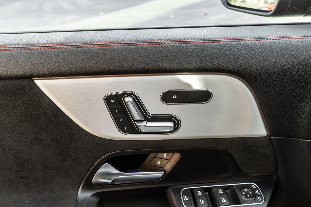 Used 2022 Mercedes-Benz GLA 35 AMG 4MATIC image 16