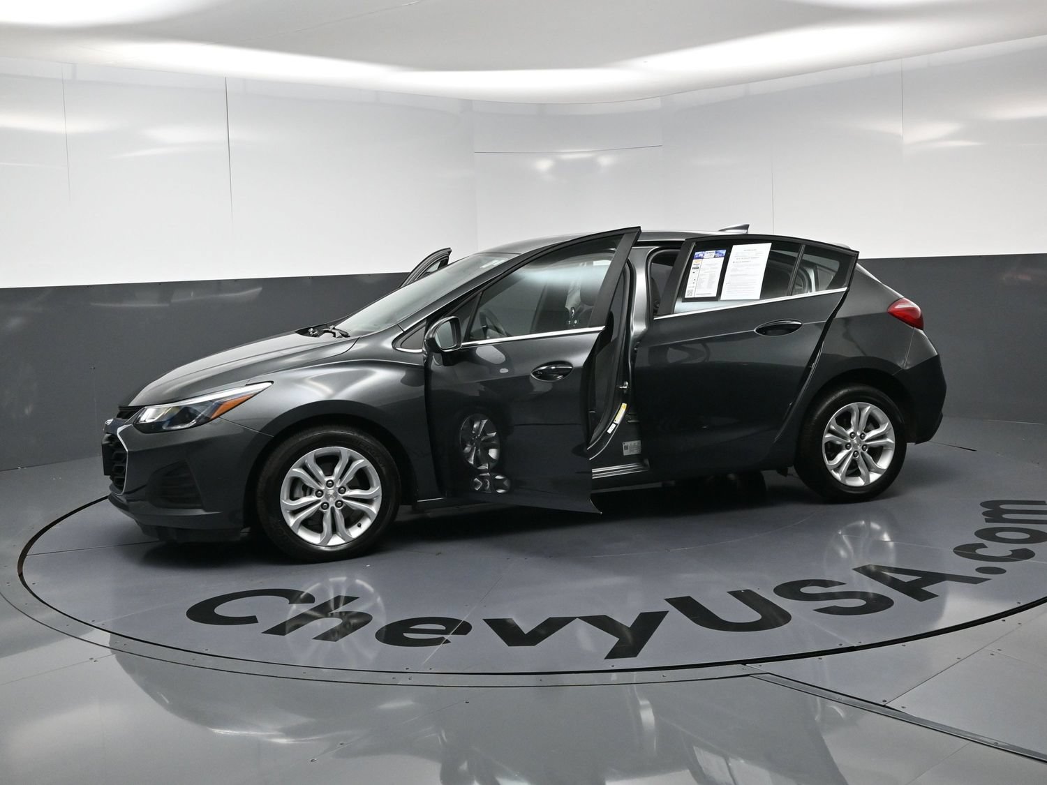 Used 2019 Chevrolet Cruze LT w/ Convenience Package FWD image 22