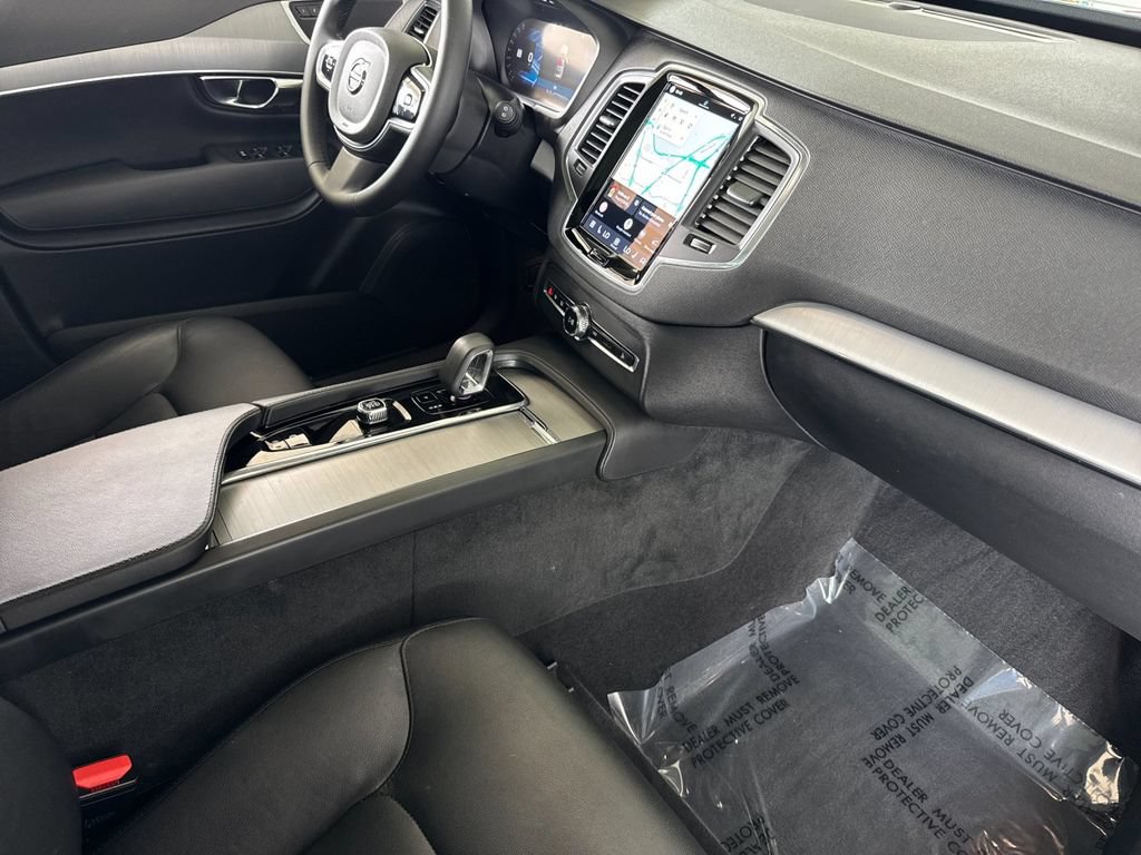 Certified 2025 Volvo XC90 B5 Core w/ Protection Package Premier AWD/4WD image 16