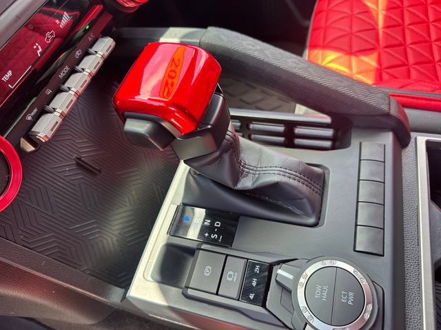 Used 2025 Toyota Tacoma SR5 AWD/4WD image 17