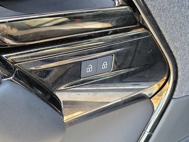 Used 2025 Land Rover Range Rover Sport SE AWD/4WD image 20