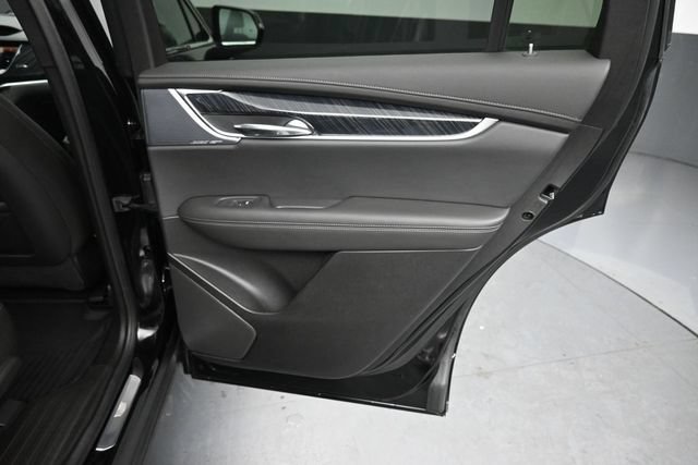 Used 2025 Cadillac XT6 Premium Luxury w/ Technology Package AWD/4WD image 29