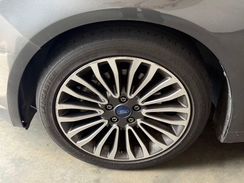 Used 2018 Ford Fusion Titanium AWD/4WD image 10