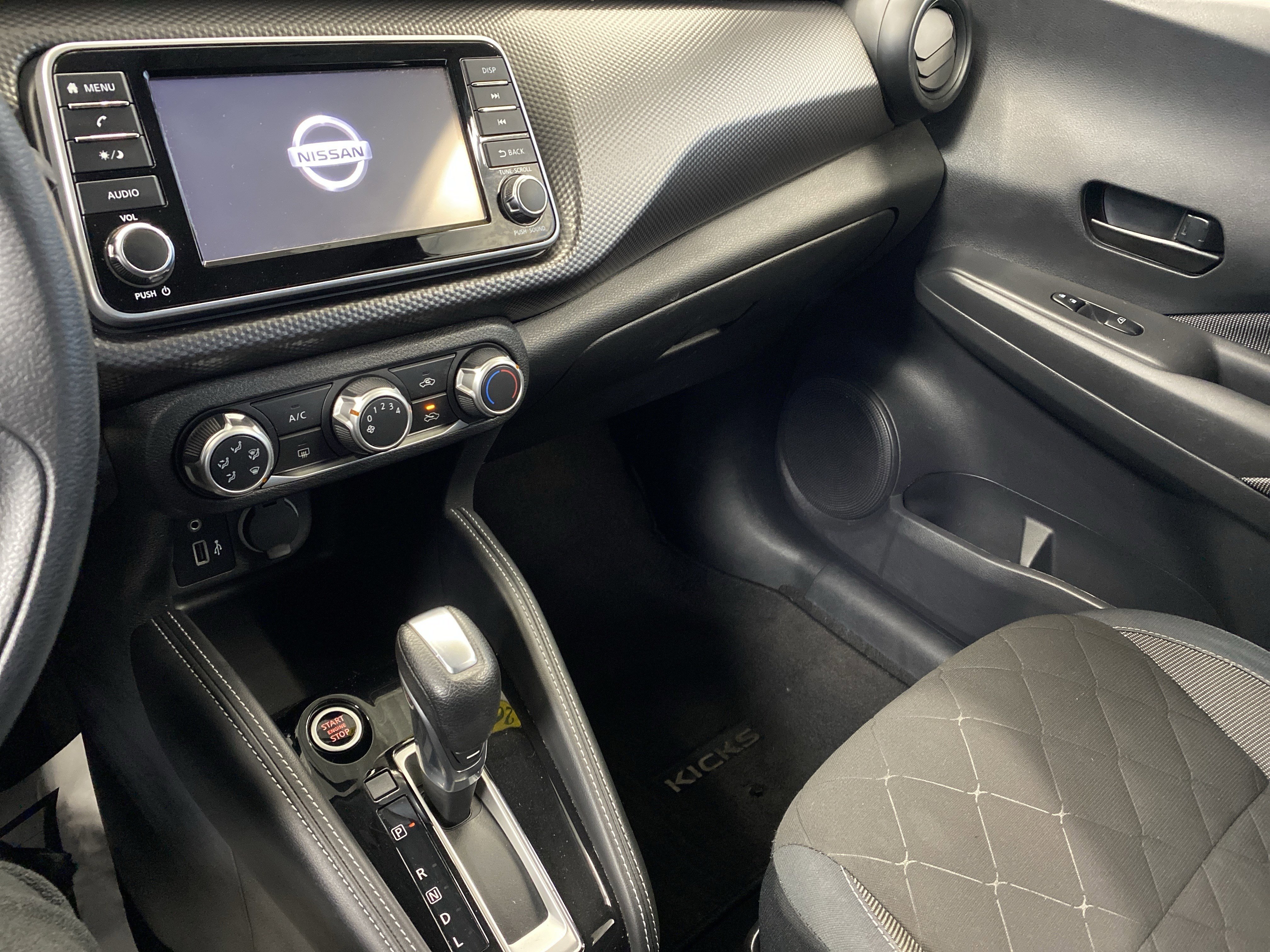 Used 2018 Nissan Kicks S image 13