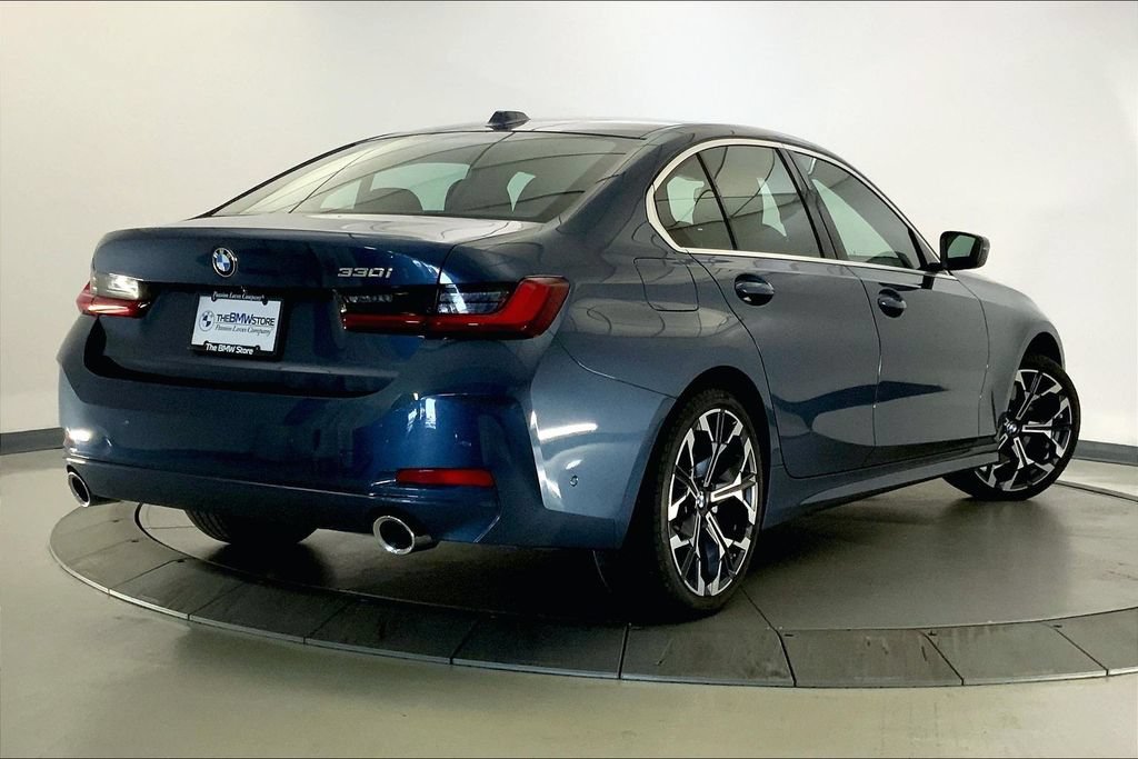 Used 2025 BMW 330i Sedan RWD image 11
