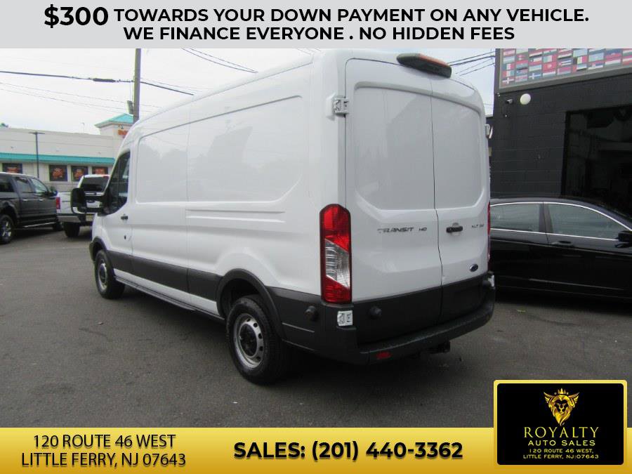 Used 2018 Ford Transit 350 148 Medium Roof image 4