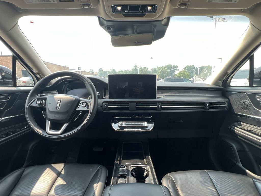 Used 2023 Lincoln Corsair AWD w/ Equipment Group 101A image 10