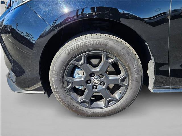 Used 2025 Toyota Sienna XLE Woodland Edition image 20