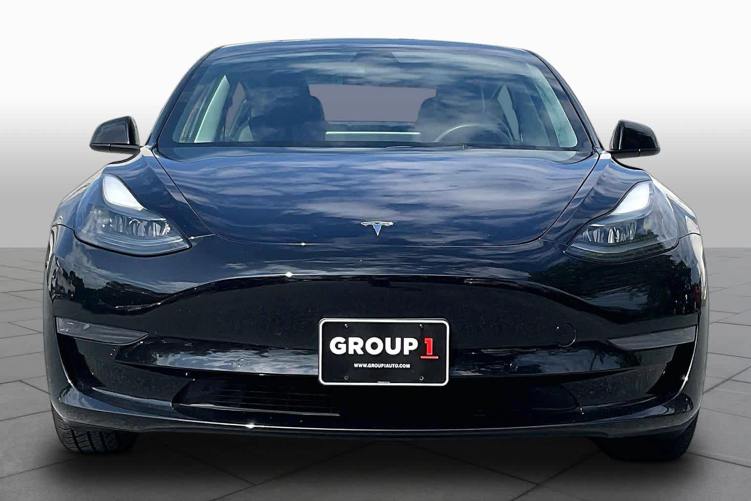 Used 2022 Tesla Model 3 Standard Range RWD image 3