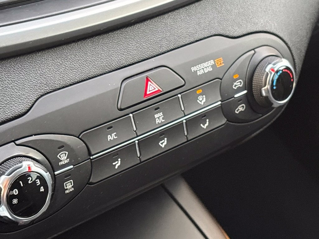 Used 2020 Kia Sorento LX FWD image 28