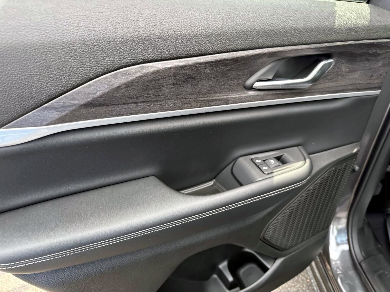 New 2025 Jeep Grand Cherokee Limited image 9