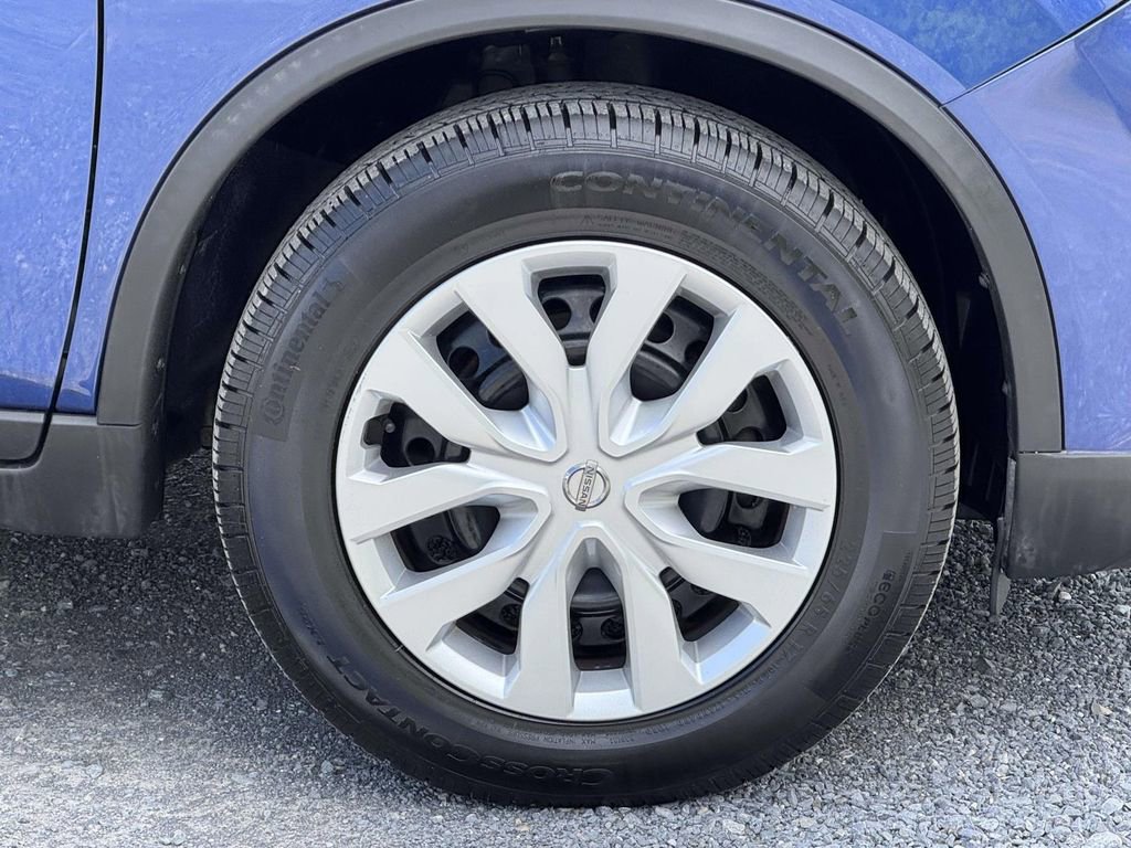 Used 2017 Nissan Rogue S AWD/4WD image 12