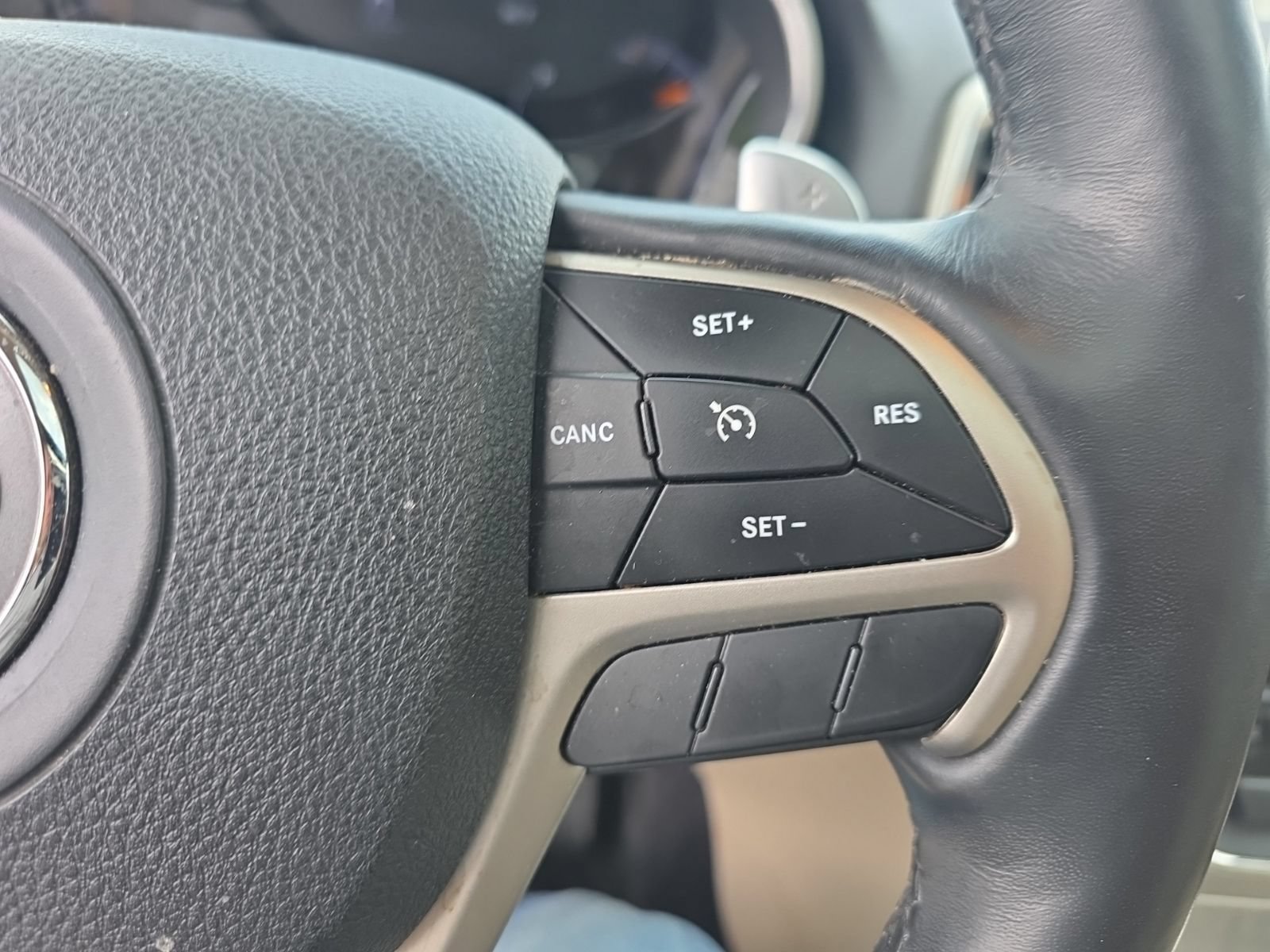 Used 2017 Jeep Grand Cherokee Limited w/ Luxury Group II AWD/4WD image 16