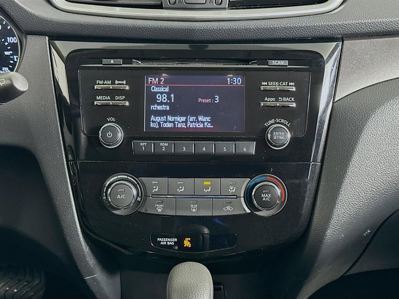 Used 2015 Nissan Rogue S image 15