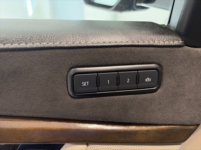 Used 2019 Cadillac Escalade Luxury w/ LPO, Radiant Package image 10