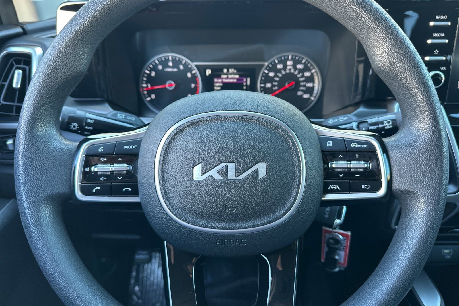 Used 2022 Kia Sorento LX image 26