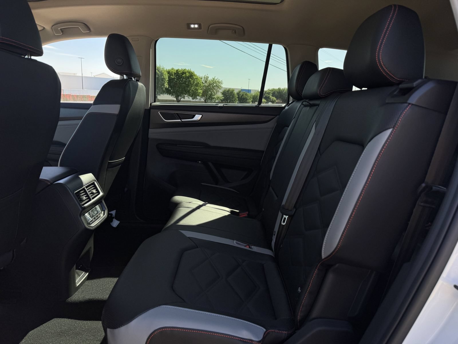 New 2026 Volkswagen Atlas Peak Edition AWD/4WD image 29
