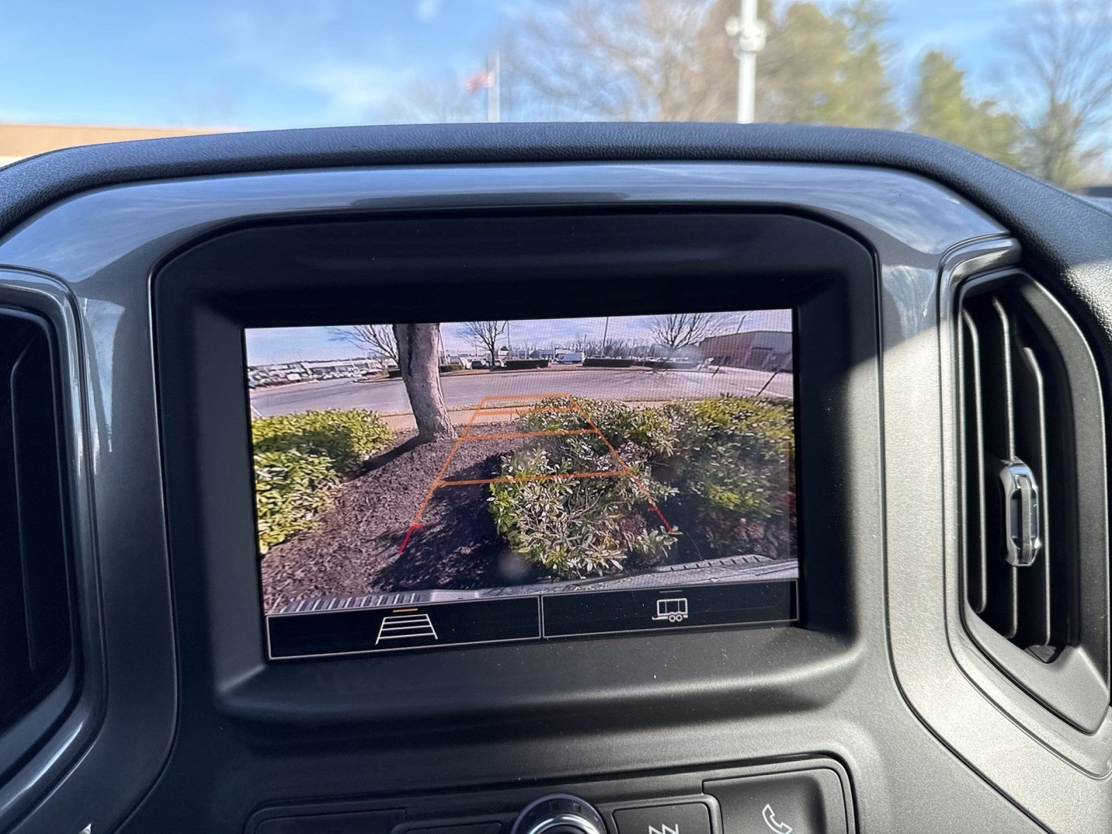 New 2026 Chevrolet Silverado 1500 Custom Trail Boss w/ LPO, Dark Essentials Package image 16