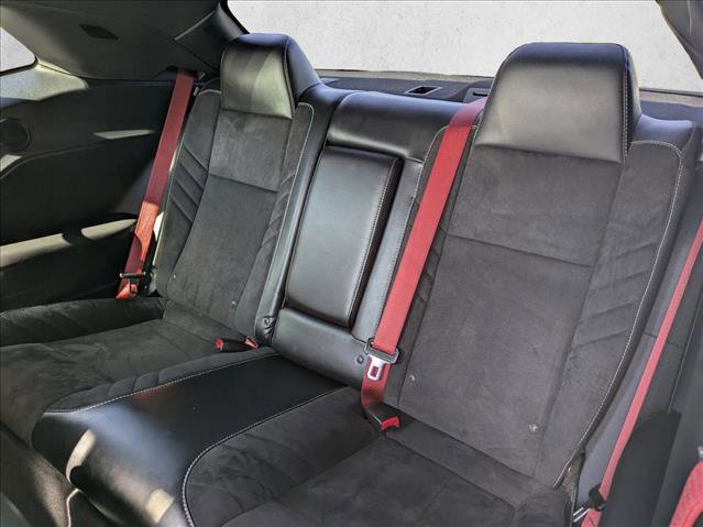 Used 2015 Dodge Challenger SRT RWD image 19