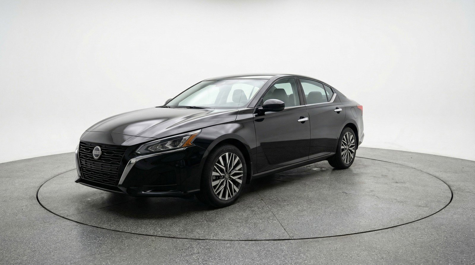 Used 2025 Nissan Altima 2.5 SV image 3