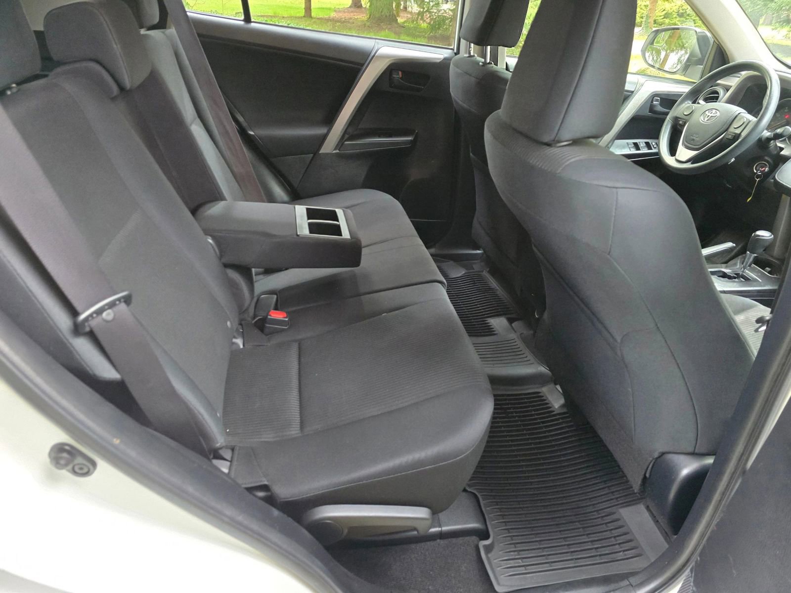 Used 2016 Toyota RAV4 LE AWD/4WD image 15