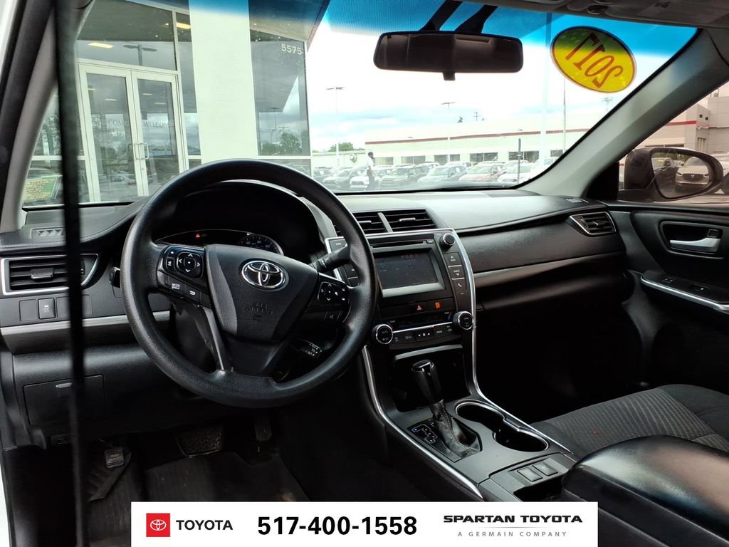 Used 2017 Toyota Camry LE FWD image 11