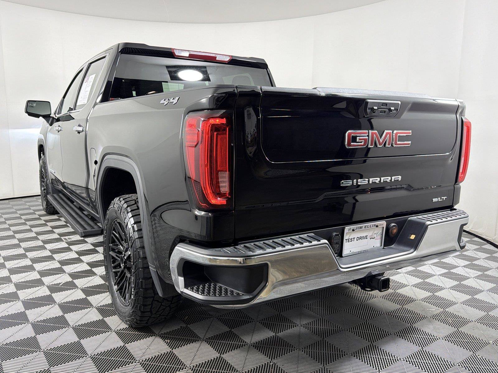 Certified 2026 GMC Sierra 1500 SLT AWD/4WD image 4