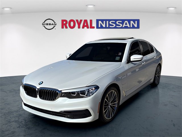 Used 2019 BMW 530e w/ Premium Package image 3