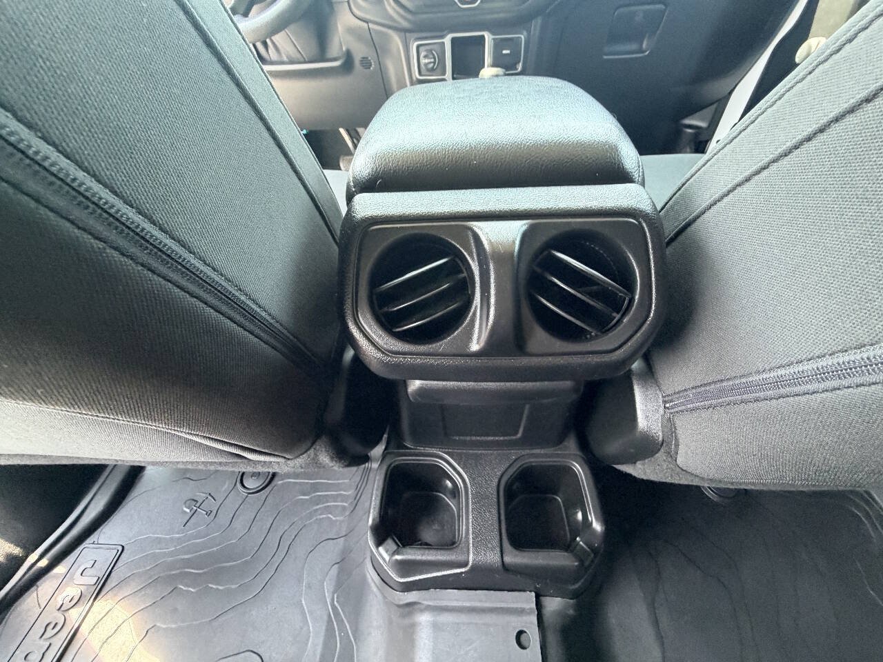 Used 2018 Jeep Wrangler Unlimited Sport AWD/4WD image 43