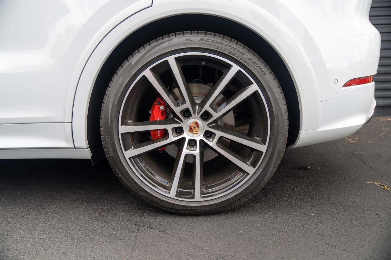 Certified 2026 Porsche Cayenne S AWD/4WD image 8