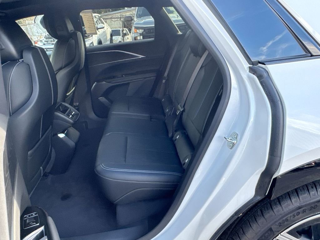 Used 2025 Cadillac Lyriq Luxury w/ LPO, Floor Liner Package image 29