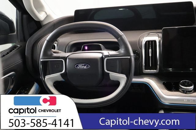 Used 2025 Ford Expedition Platinum w/ Driver's Package AWD/4WD image 17