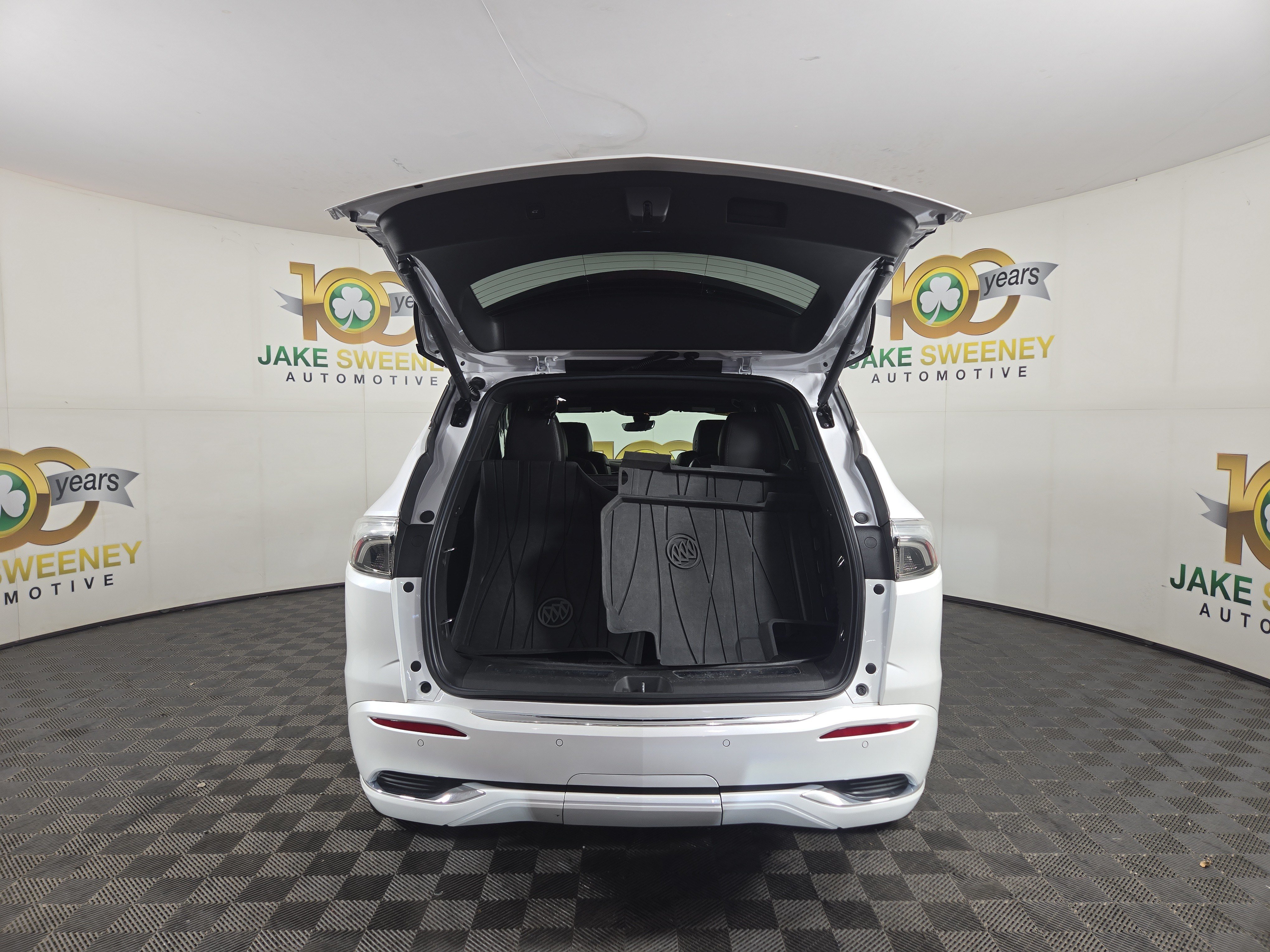 Certified 2022 Buick Enclave Avenir w/ Trailering Package, 5000 lbs. AWD/4WD image 34