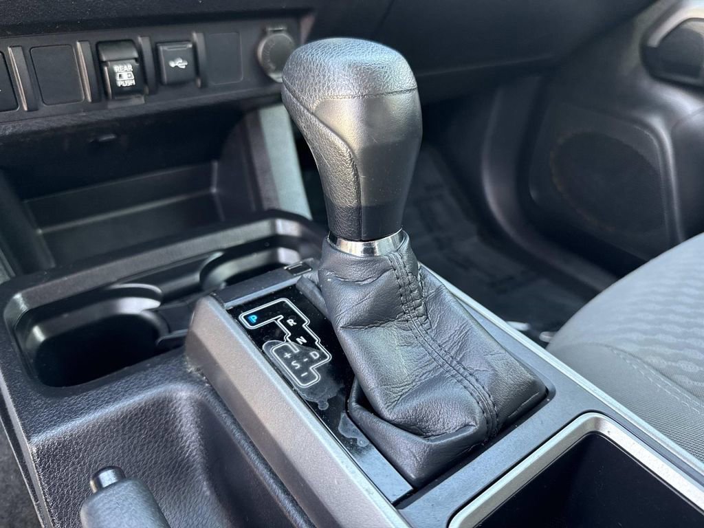 Used 2021 Toyota Tacoma SR5 image 34