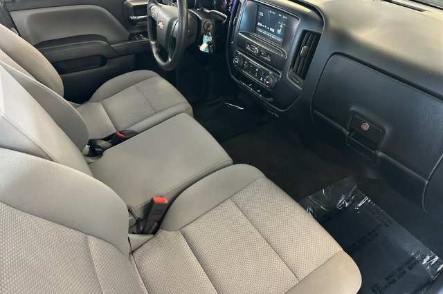 Used 2018 Chevrolet Silverado 1500 Custom w/ Custom Value Package RWD image 17
