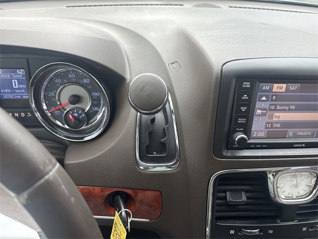 Used 2013 Chrysler Town & Country Touring image 19