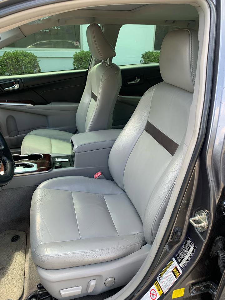 Used 2014 Toyota Camry XLE w/ Leather Package FWD image 7