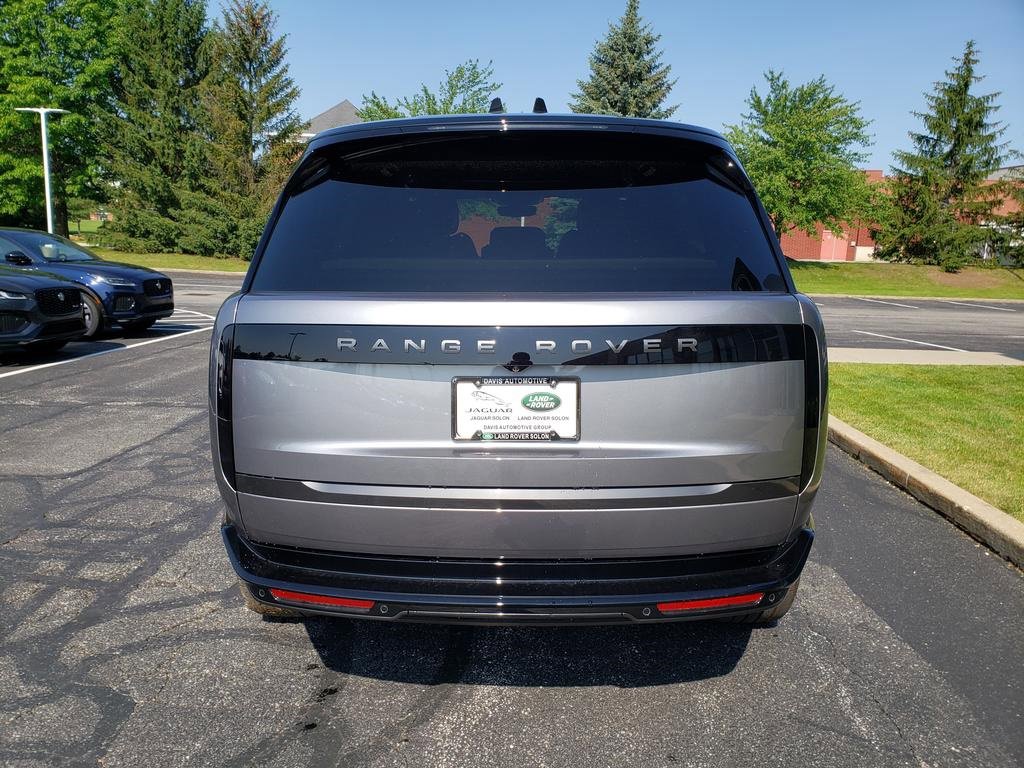 New 2025 Land Rover Range Rover SE image 6