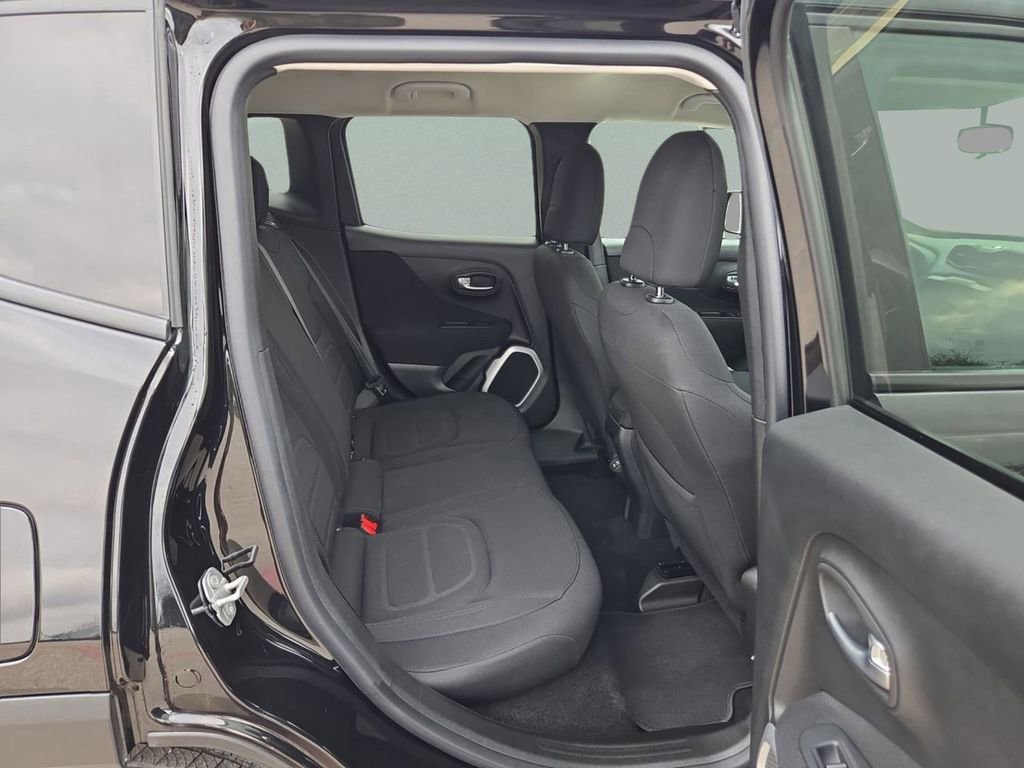 Used 2018 Jeep Renegade Latitude image 26