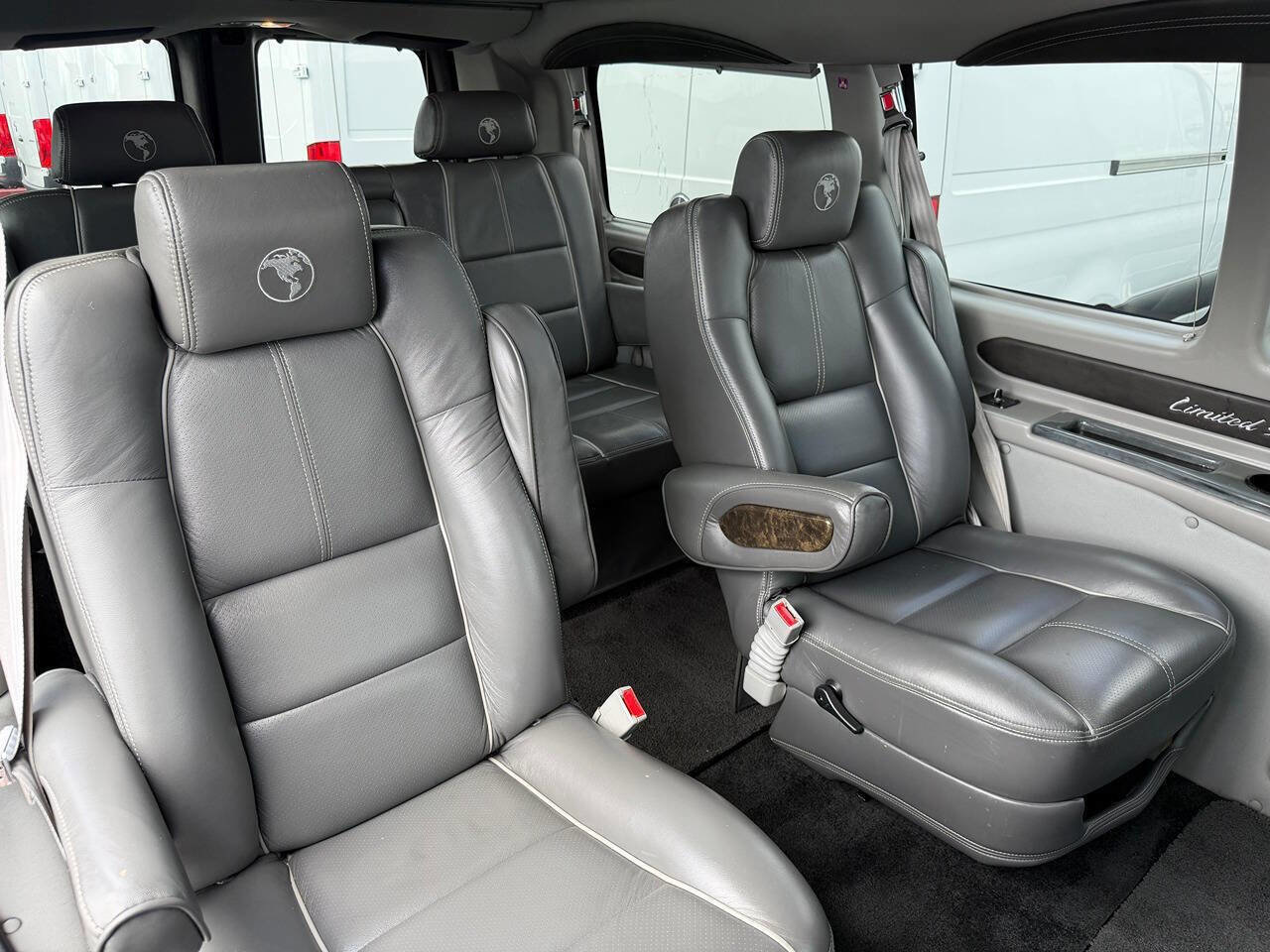Used 2017 Chevrolet Express 2500 image 12