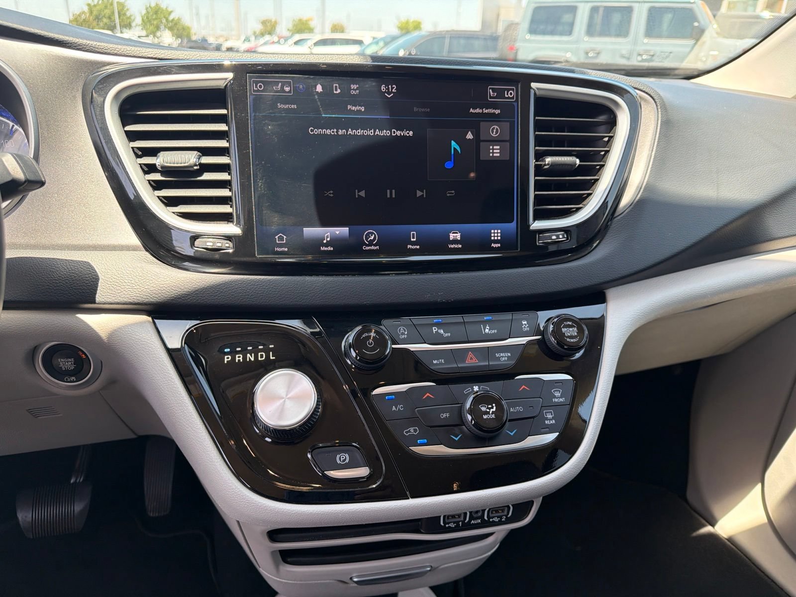Used 2023 Chrysler Pacifica Touring-L FWD image 21